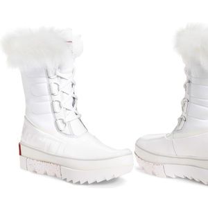 Waterproof snow boots